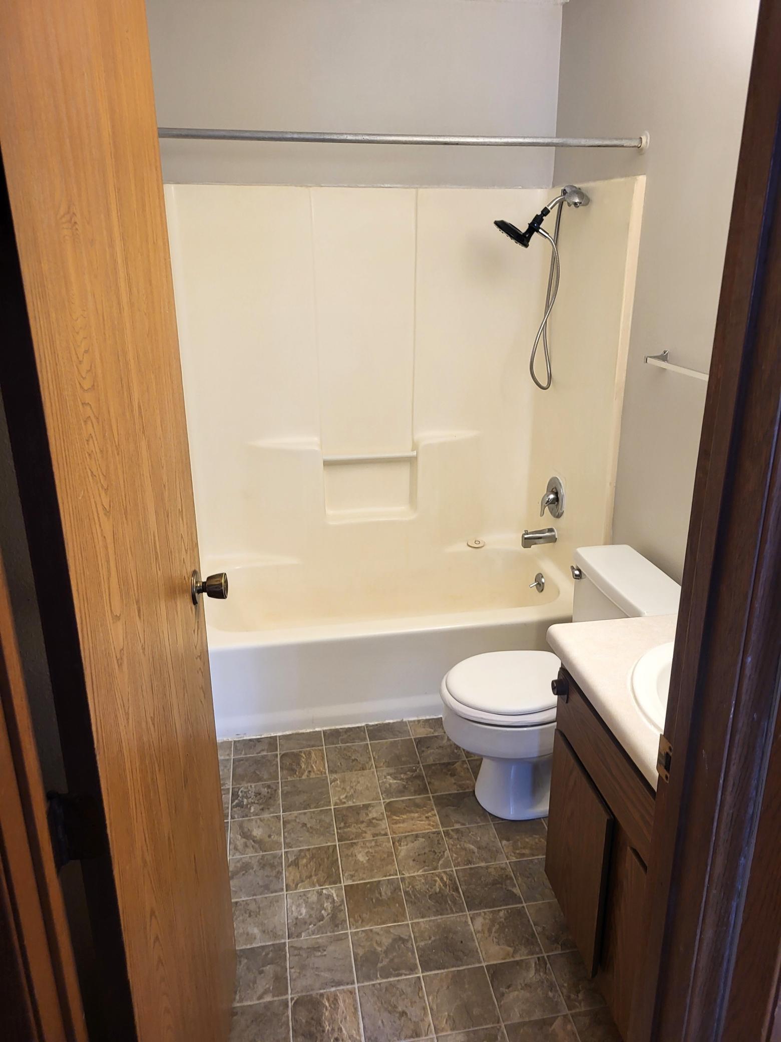 Miltona Apts #8 Bathroom.jpg