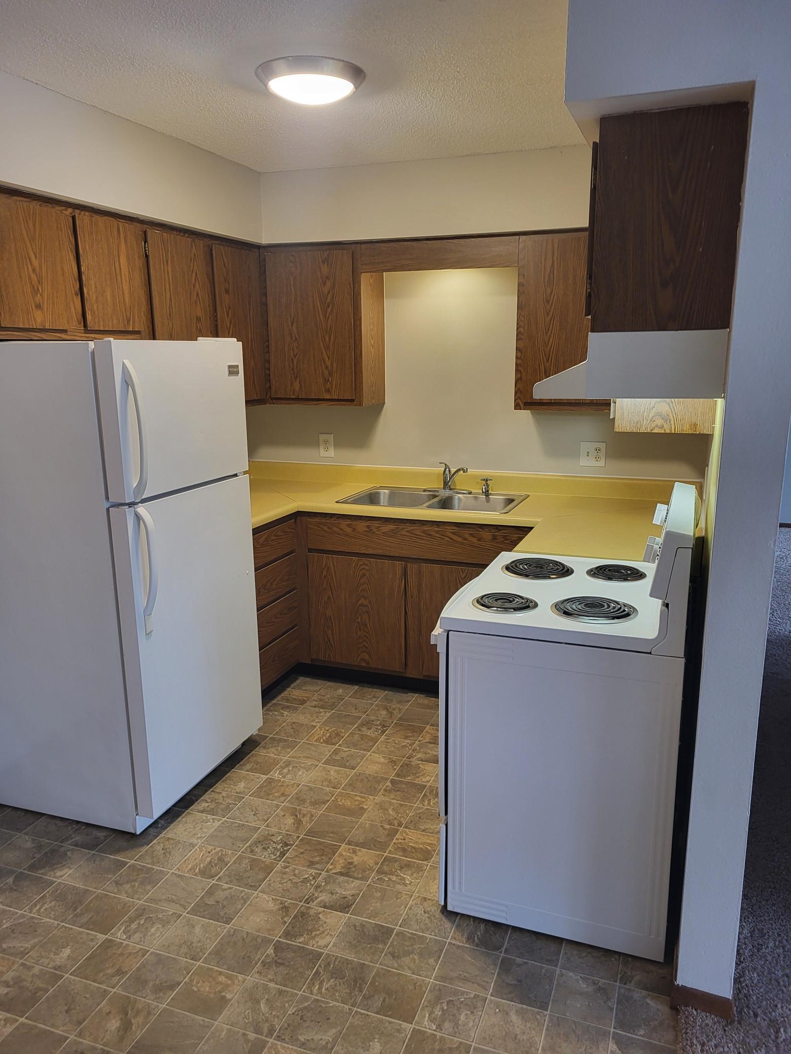 Miltona Apts #8 Kitchen.jpg