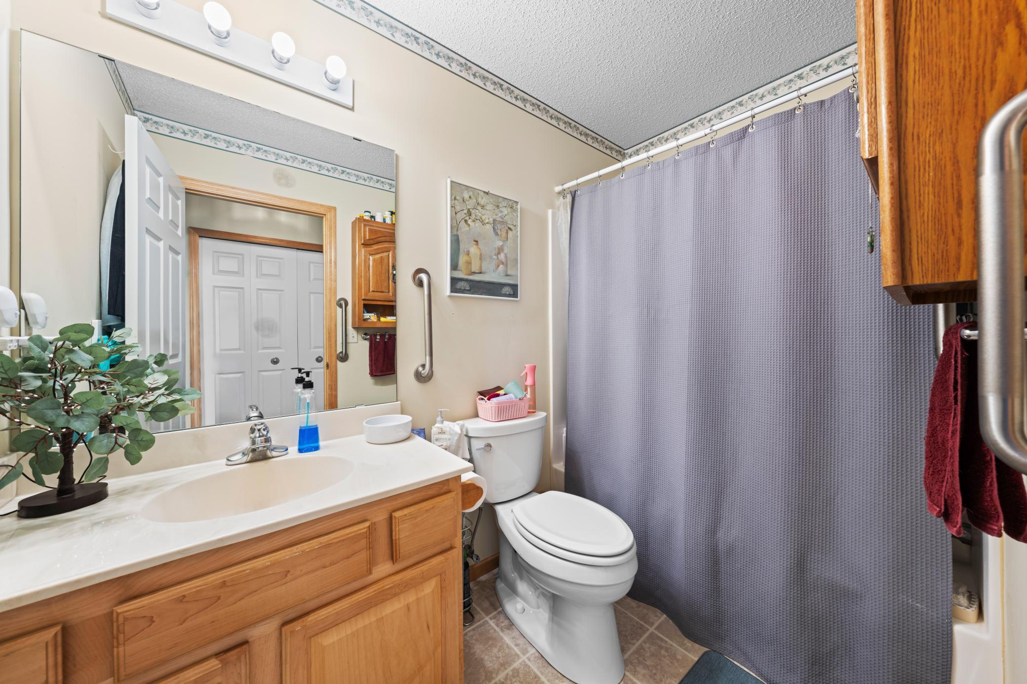 Main Floor Full Bath