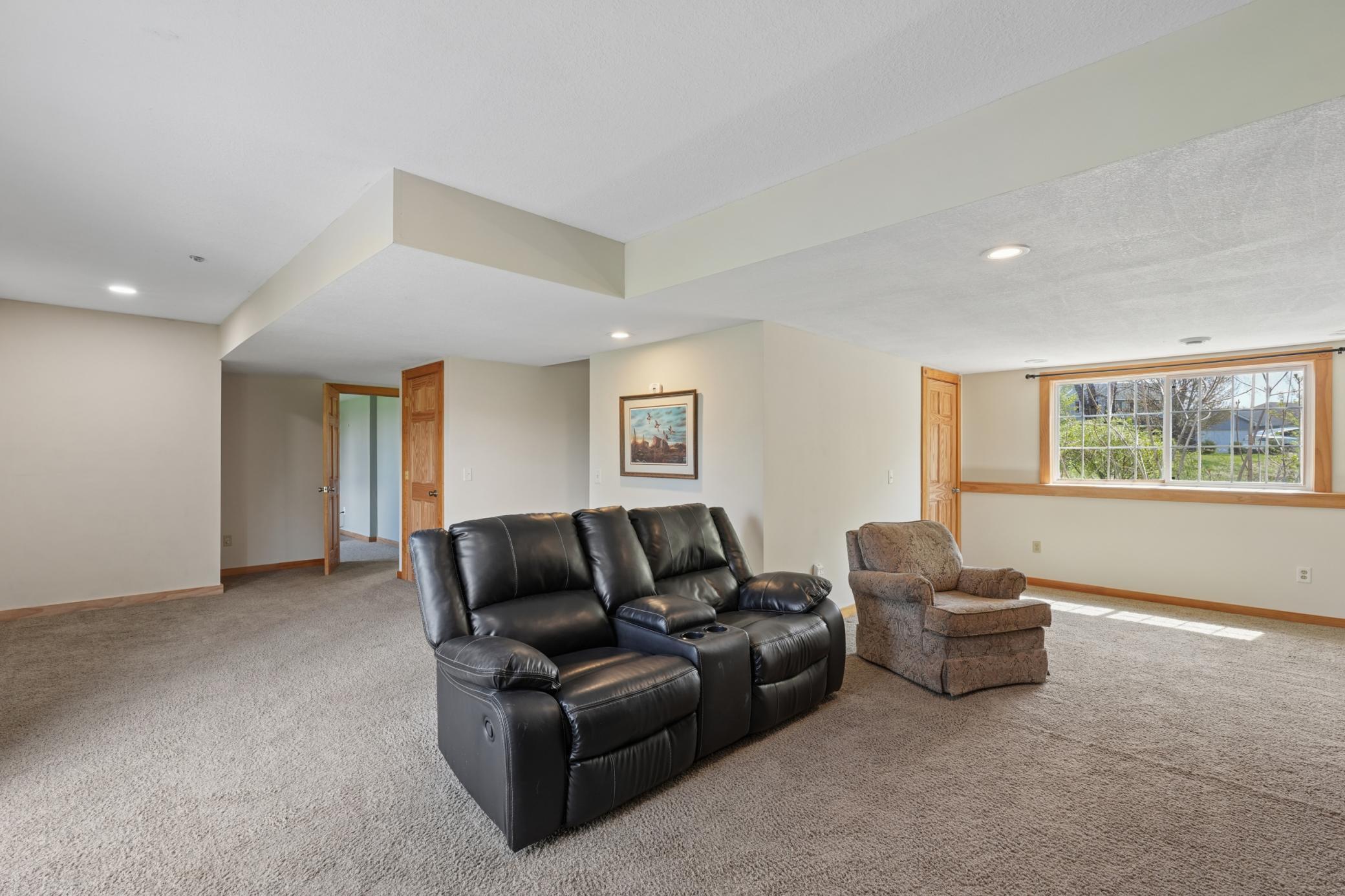 Huge LL walkout with 3/4 bath and the 5th bedroom (or exercise room)