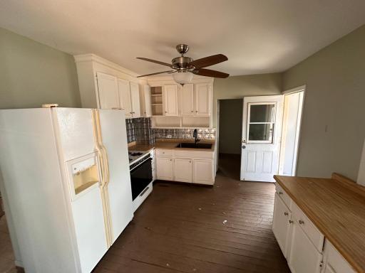 2076 Flanders Road, North Saint Paul, MN 55109