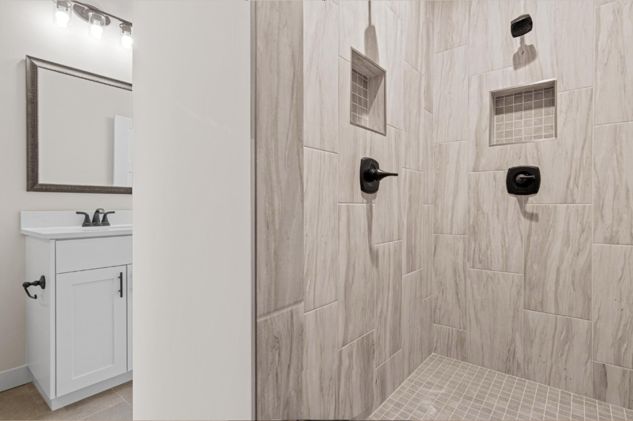 Aspen Primary Bath.png