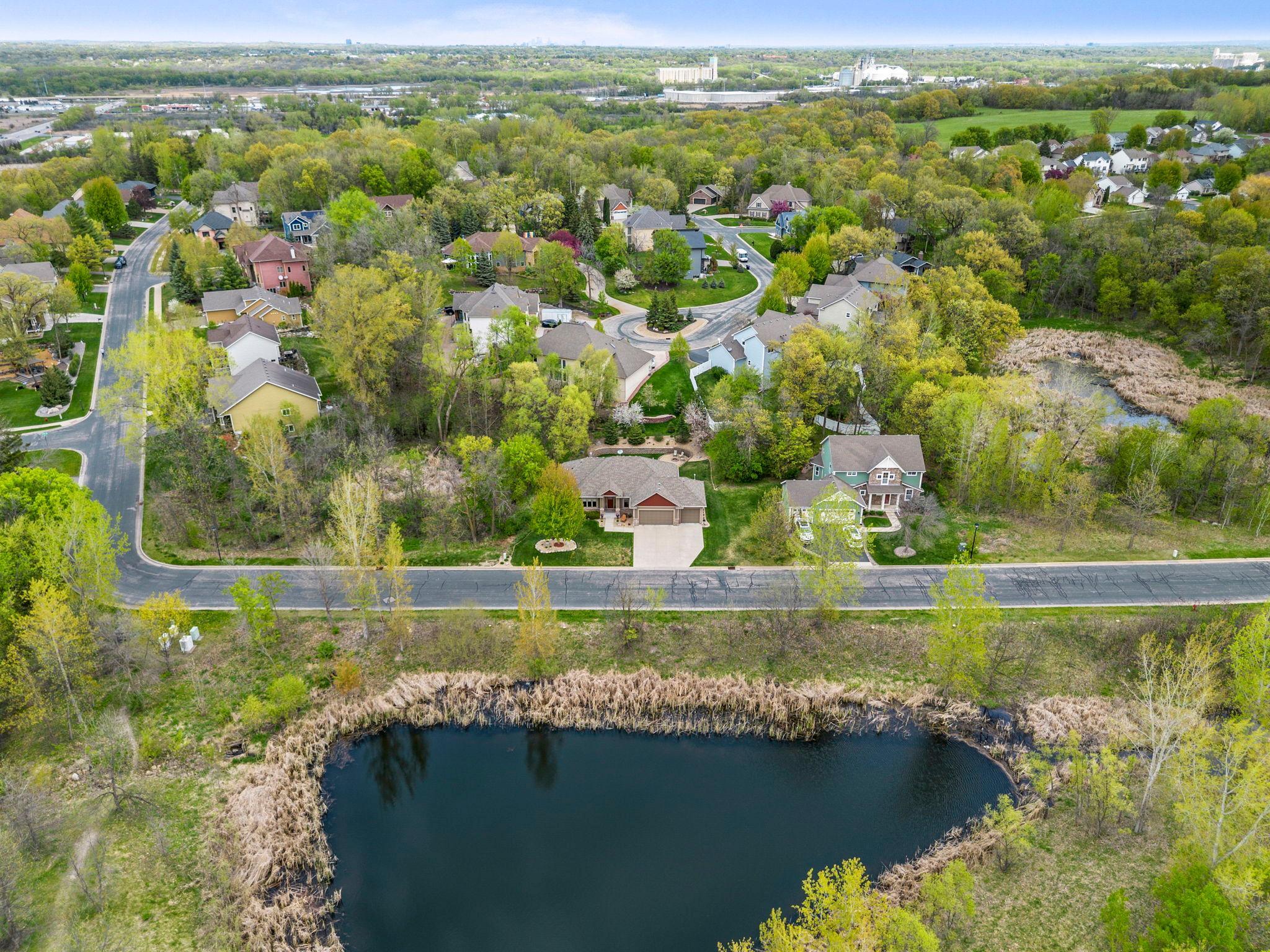 Set in a great location, the home is close to Savage Community Park, and convenient to shopping, additional city parks and easy drive to the airport