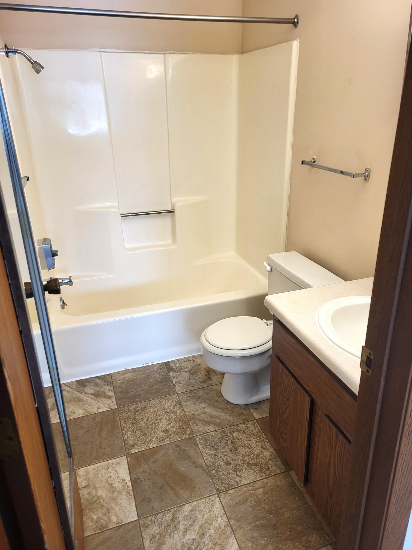 Miltona Apts #5 Bathroom.jpg