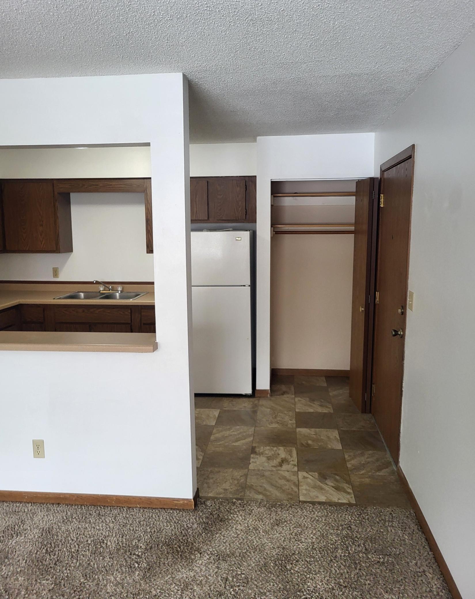 Miltona Apts #5 Kitchen (1).jpg