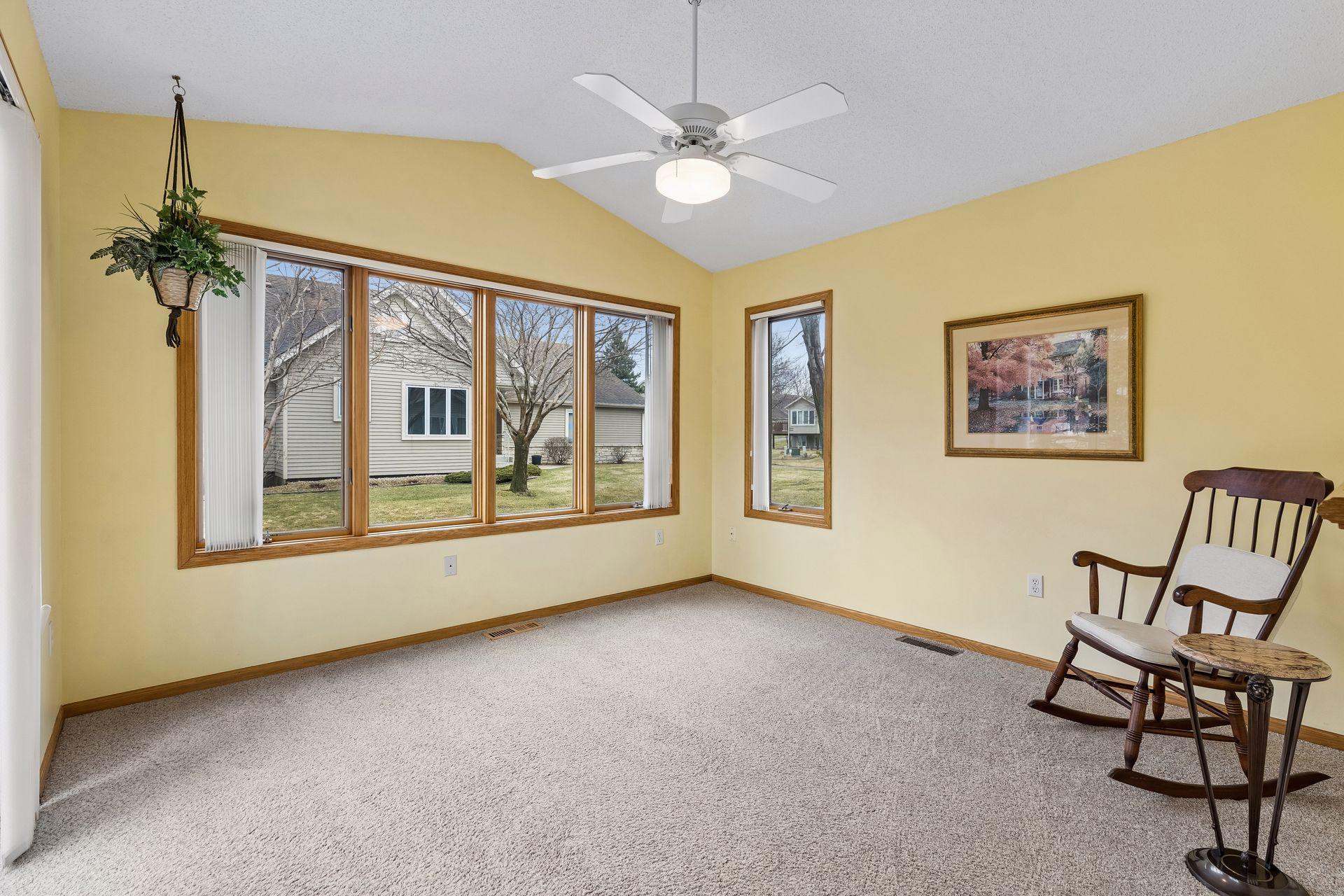 Cheerful sunroom with lots of light