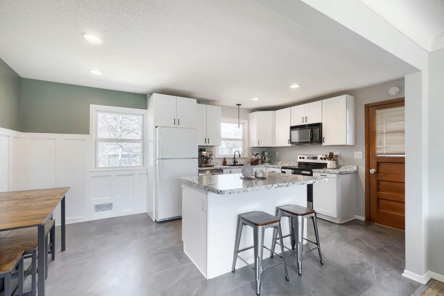 16088 Jordan Ave SE - Web Quality - 012 - 12 Kitchen.jpg