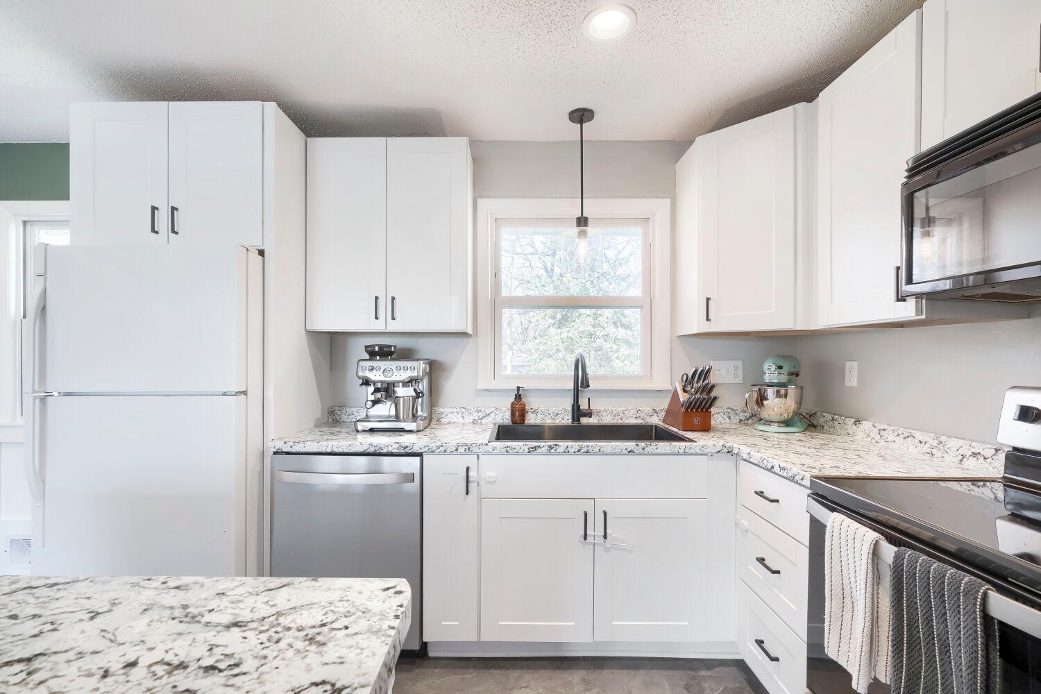 16088 Jordan Ave SE - Web Quality - 013 - 13 Kitchen.jpg