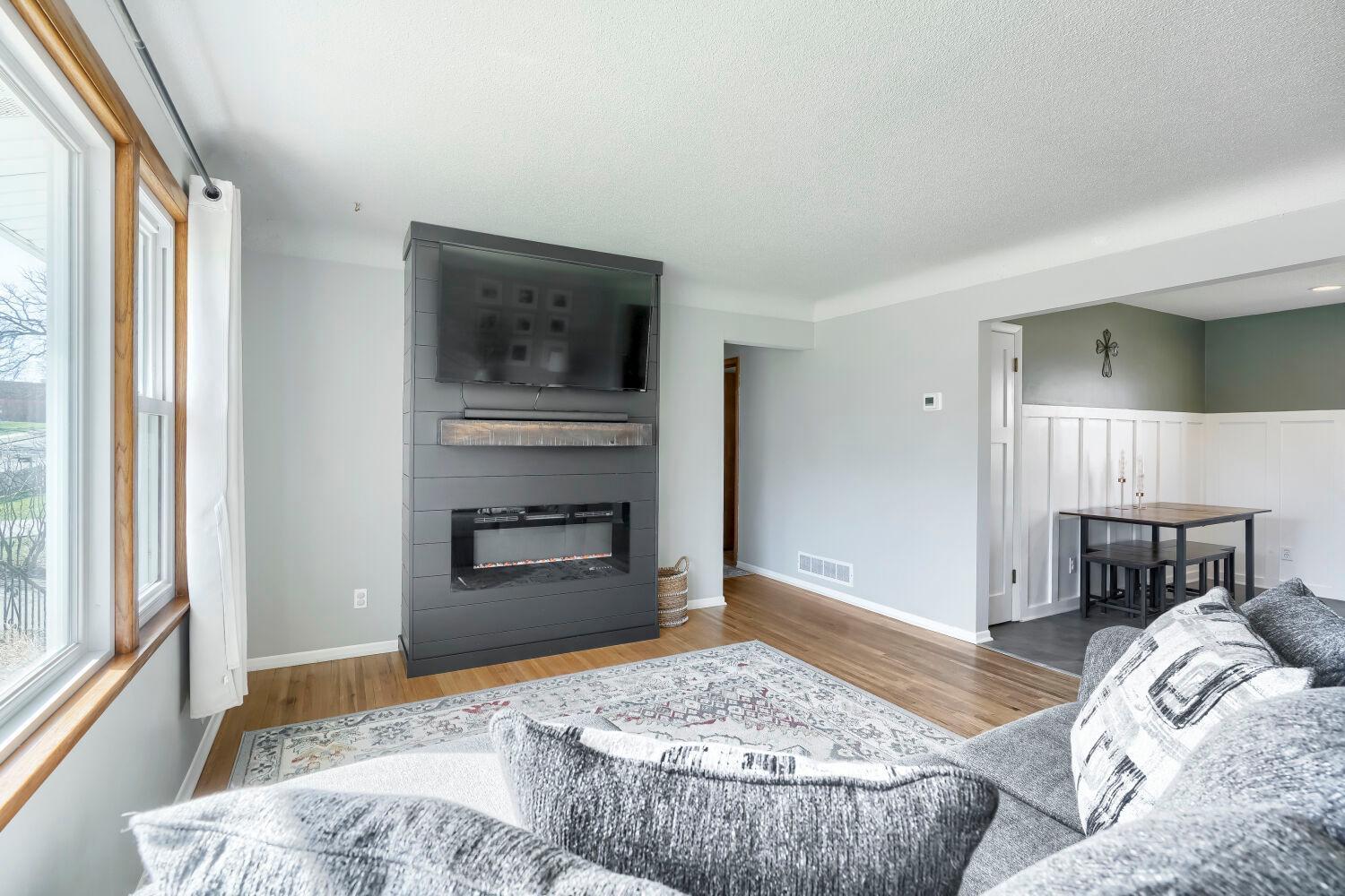 16088 Jordan Ave SE - Web Quality - 005 - 05 Living Room.jpg