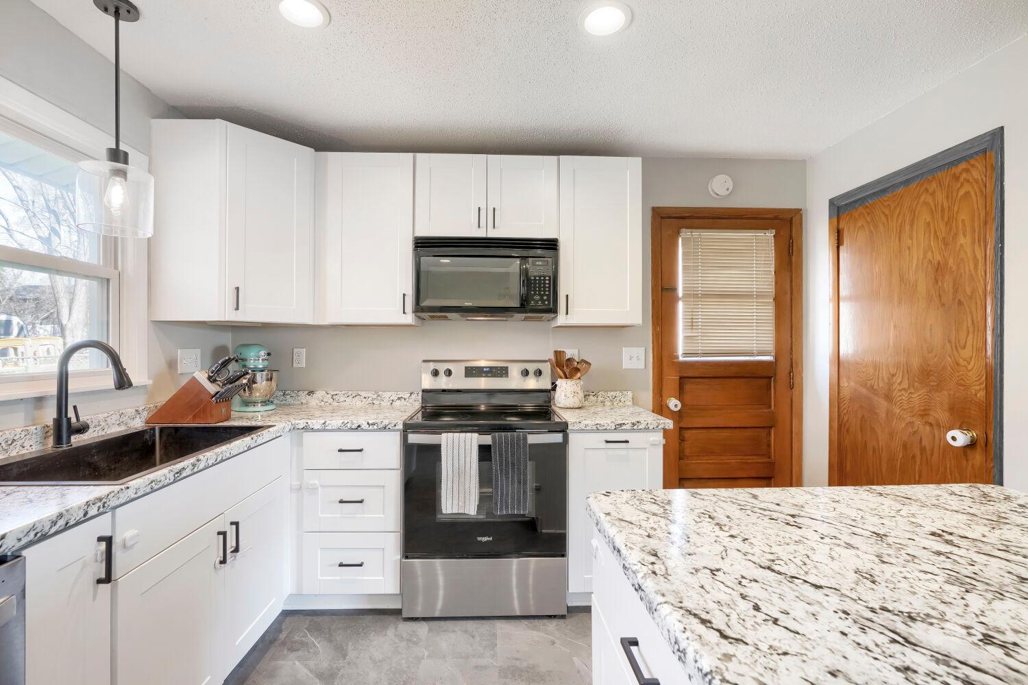 16088 Jordan Ave SE - Web Quality - 014 - 14 Kitchen.jpg