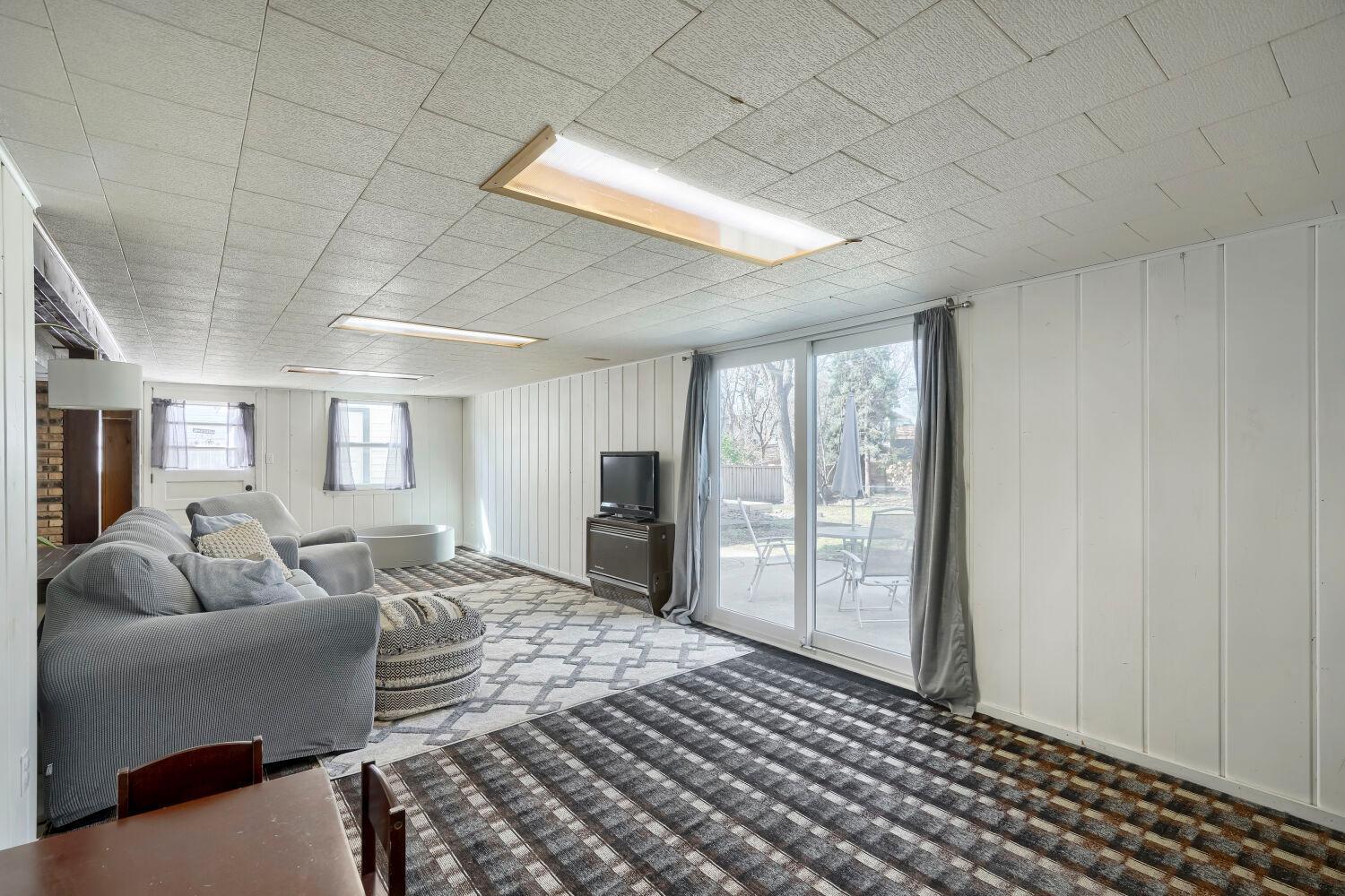 16088 Jordan Ave SE - Web Quality - 009 - 09 Living Room.jpg