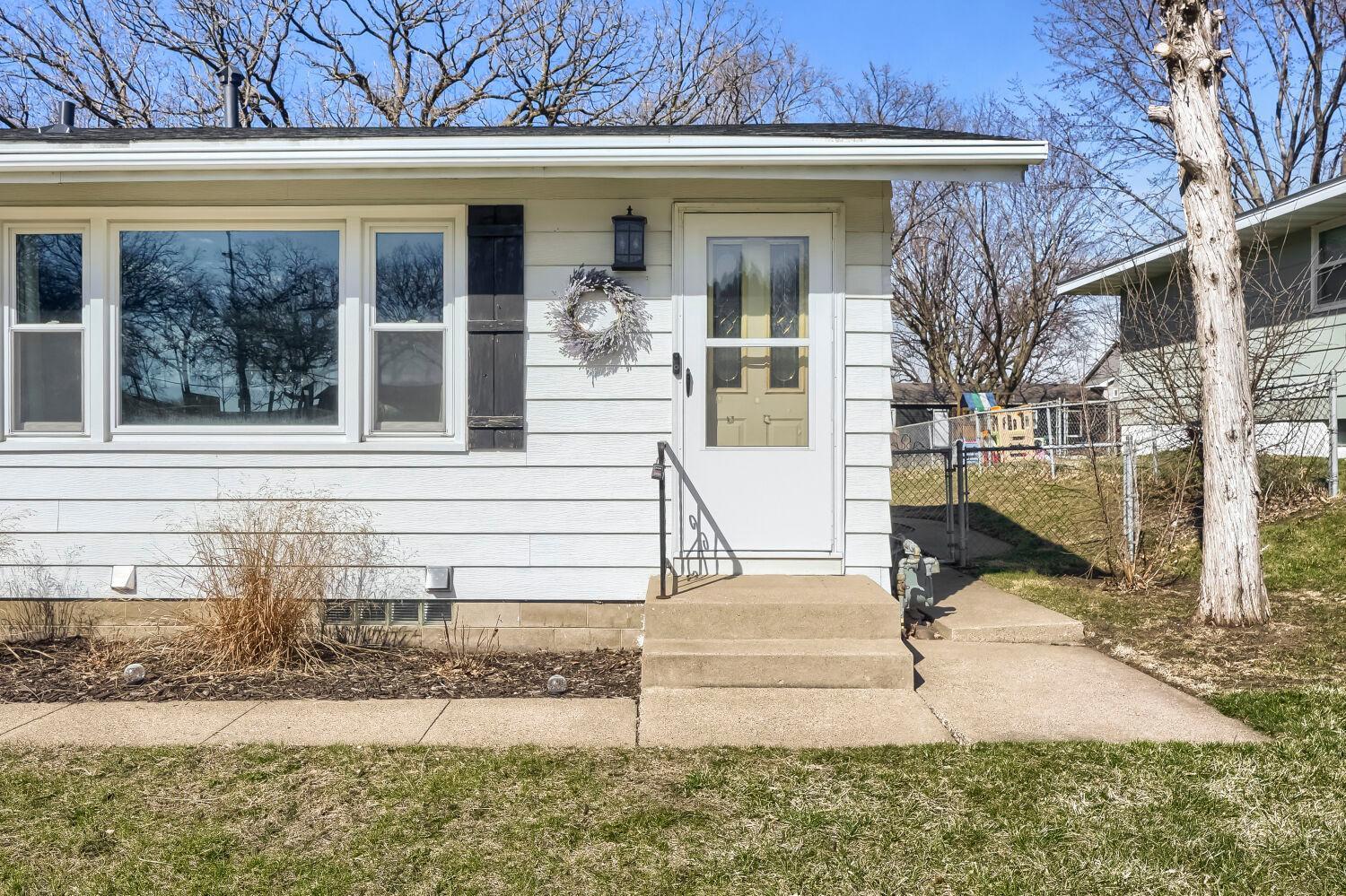 16088 Jordan Ave SE - Web Quality - 004 - 04 Exterior Front.jpg