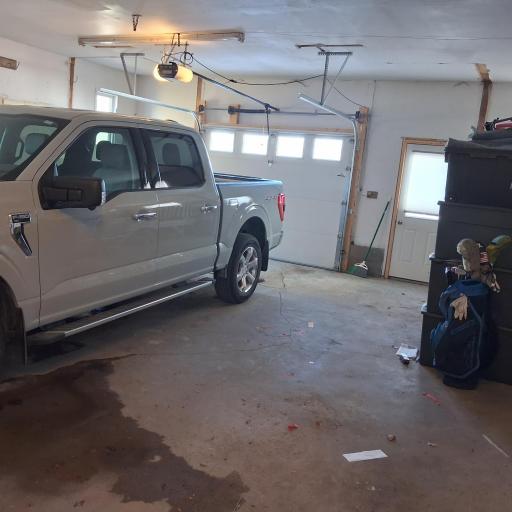 912 3 car garage front area.jpg