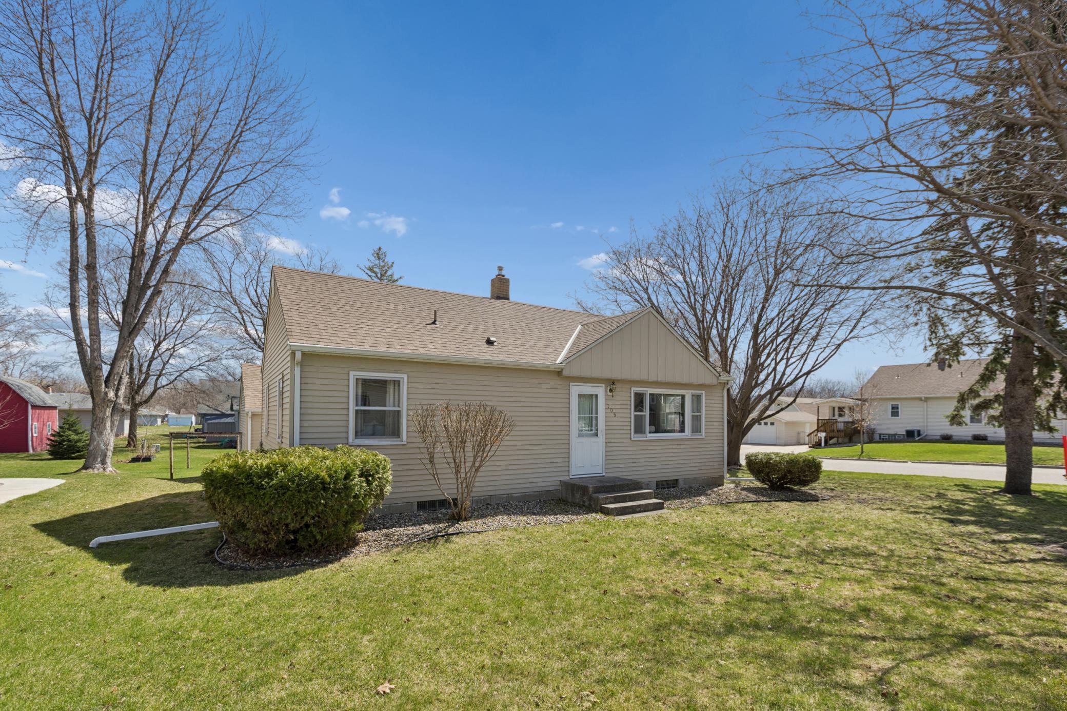 Discover the perfect blend of modern comfort and classic charm in this 2 bedroom 1 bath home.
