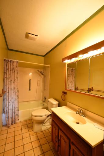 581 2nd Avenue E, Zumbrota, MN 55992