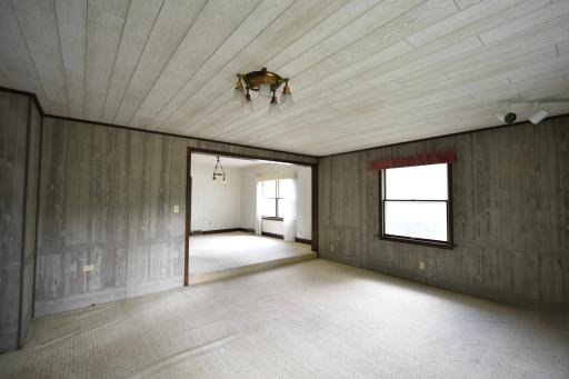 581 2nd Avenue E, Zumbrota, MN 55992