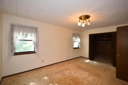581 2nd Avenue E, Zumbrota, MN 55992
