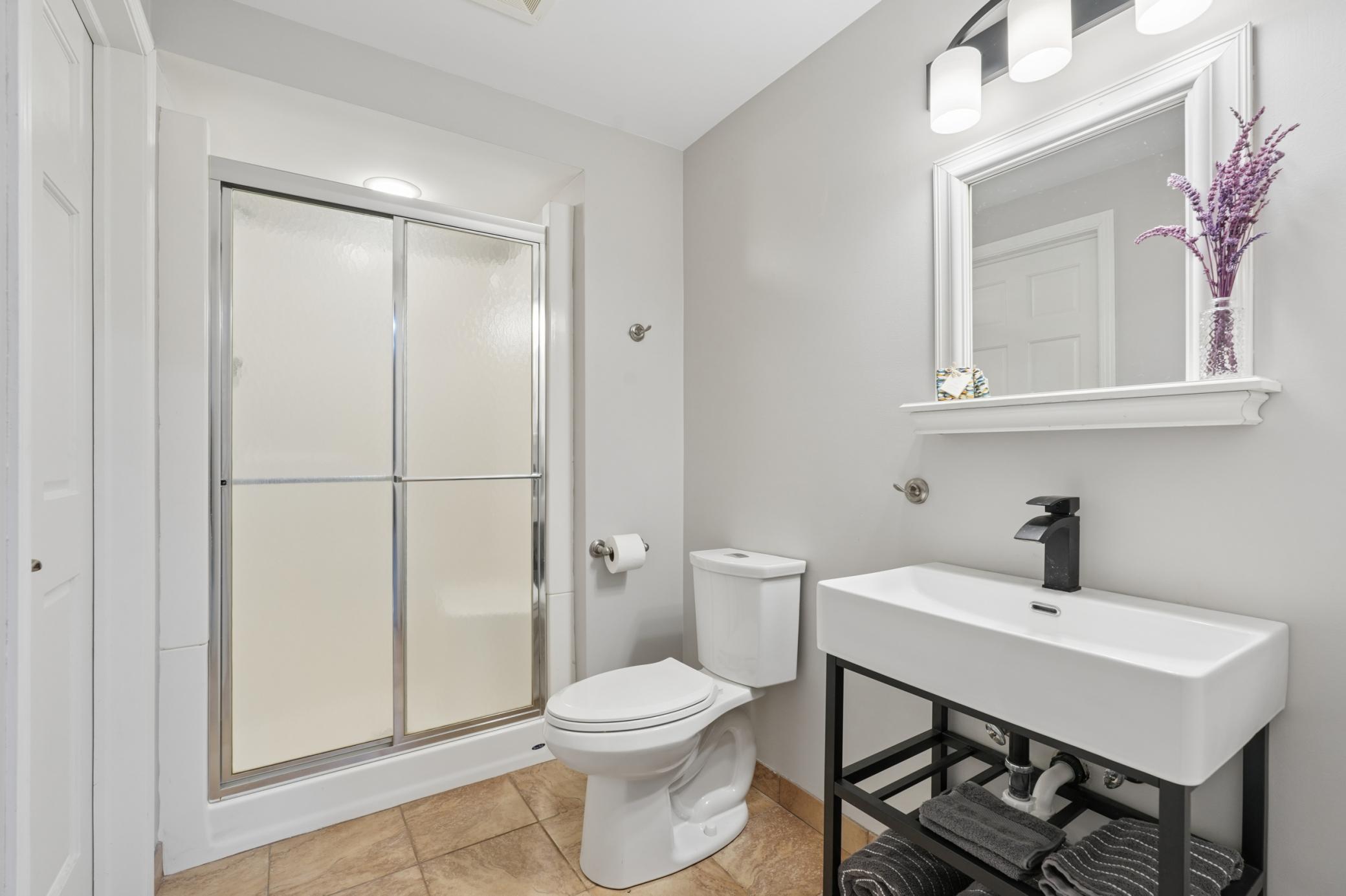 Lower level 3/4 bathroom!