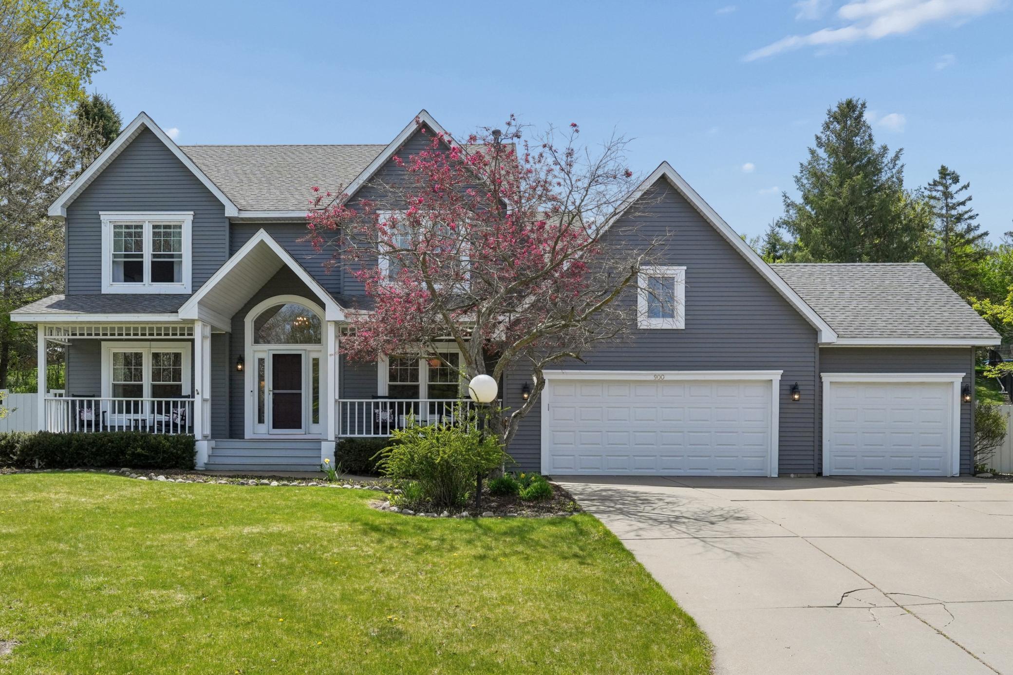 Stunning 2-story home set on a cul-de-sac in beautiful Stillwater!