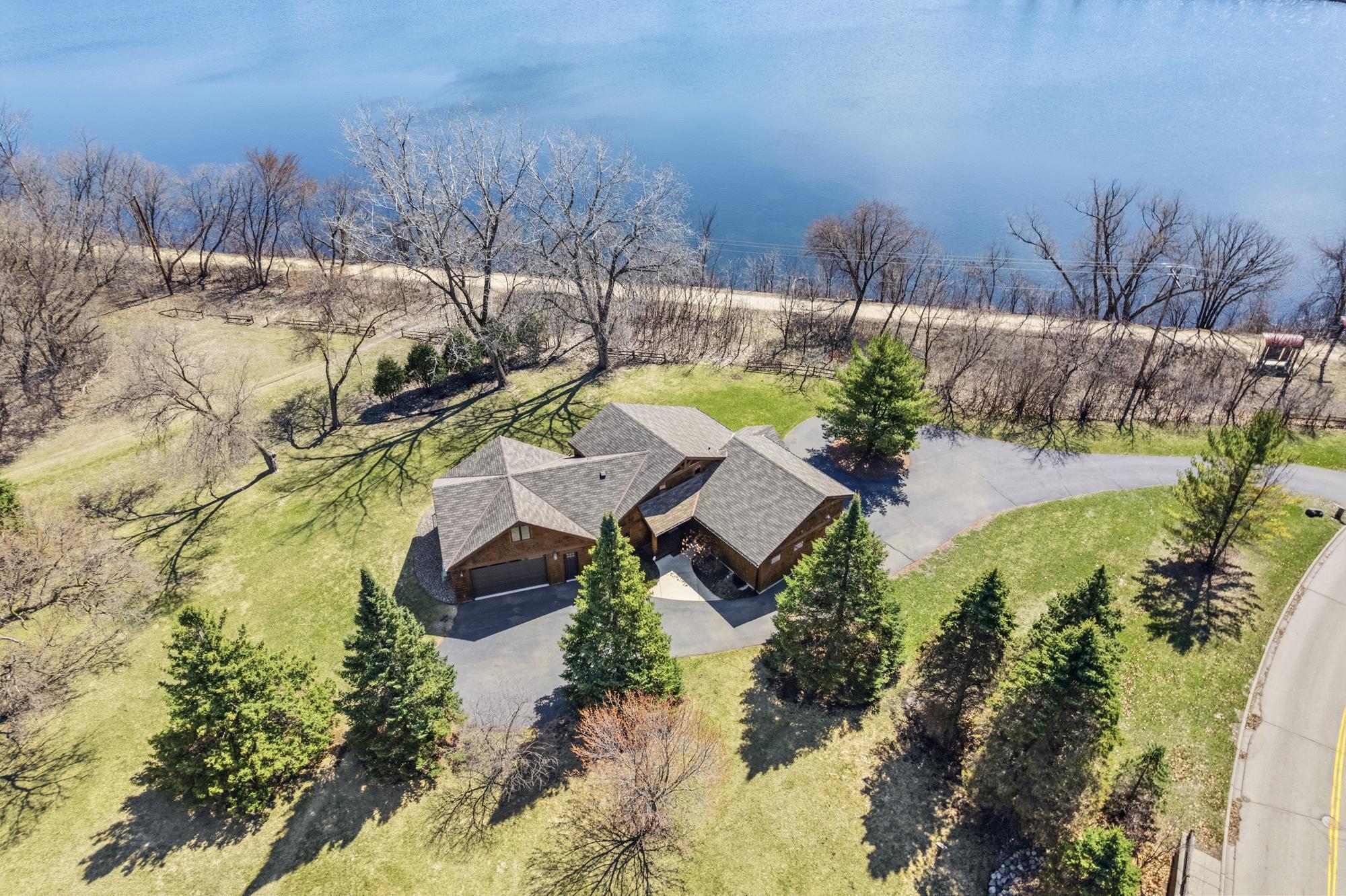 Situated along the shores of Shady Oak Lake and the Mn River Bluffs Trail !