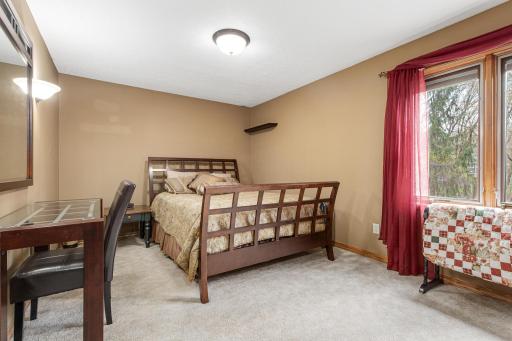 15 Apfelridge Court, South Saint Paul, MN 55075