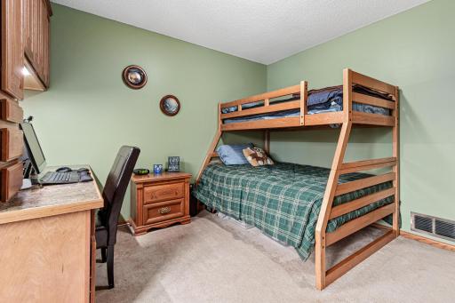 15 Apfelridge Court, South Saint Paul, MN 55075