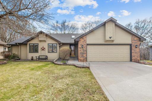 15 Apfelridge Court, South Saint Paul, MN 55075