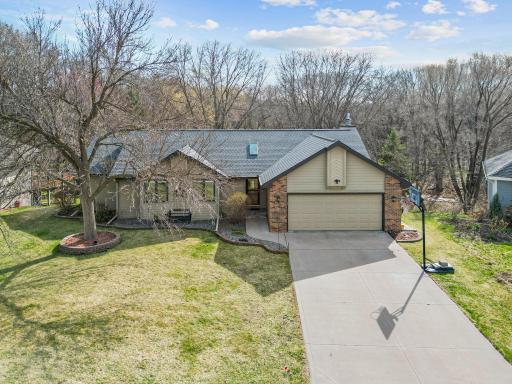 15 Apfelridge Court, South Saint Paul, MN 55075