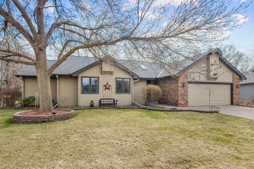 15 Apfelridge Court, South Saint Paul, MN 55075