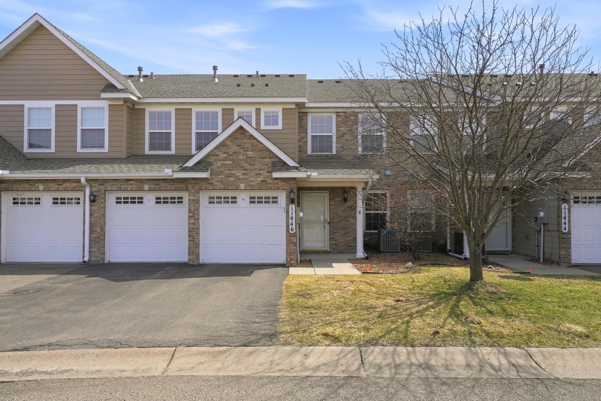 Beautiful, updated, townhome near parks and recreation!