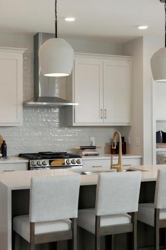 Large kitchen island, perfect for hosting.