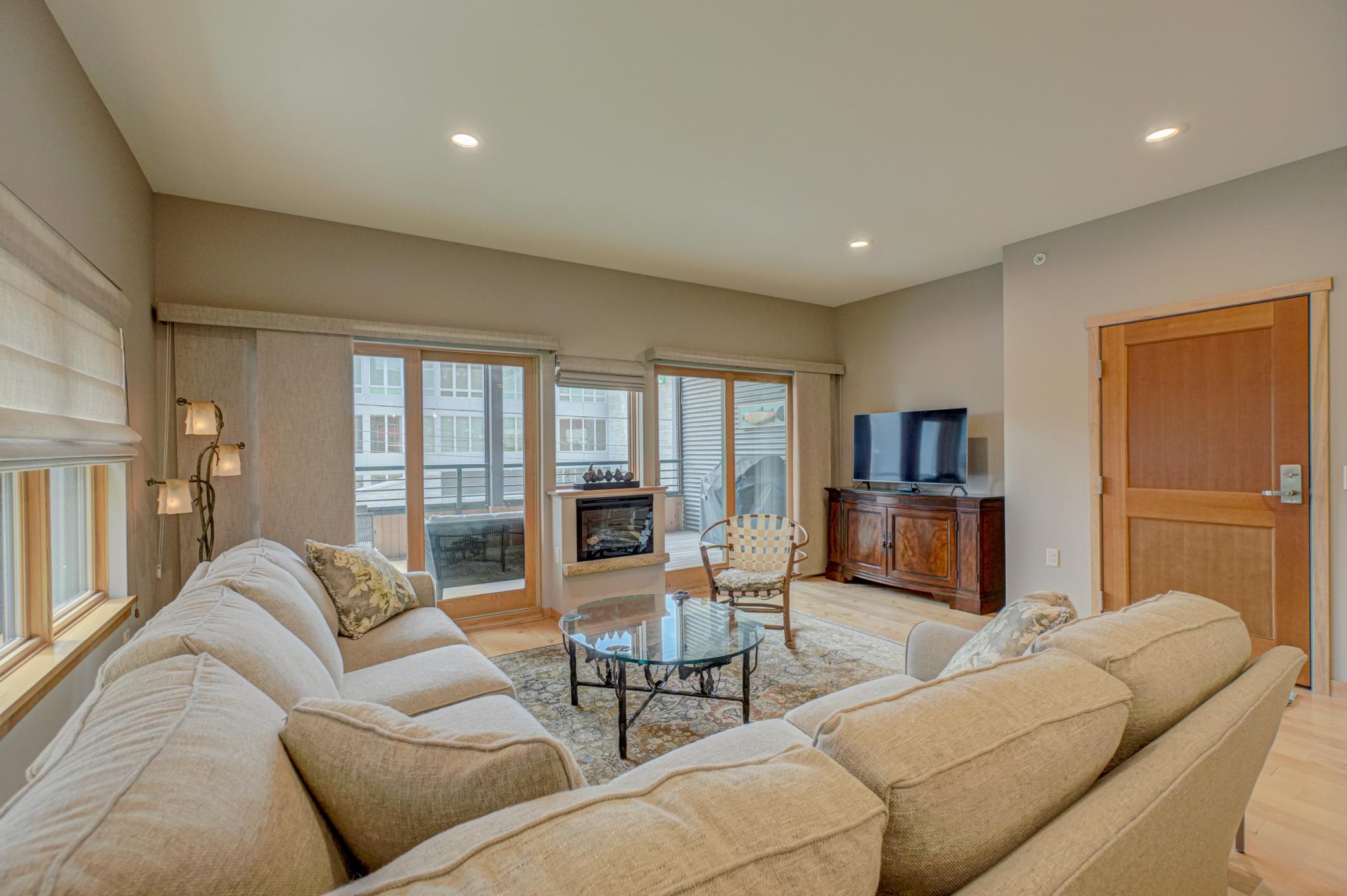 720 First St #1 South-26.jpg