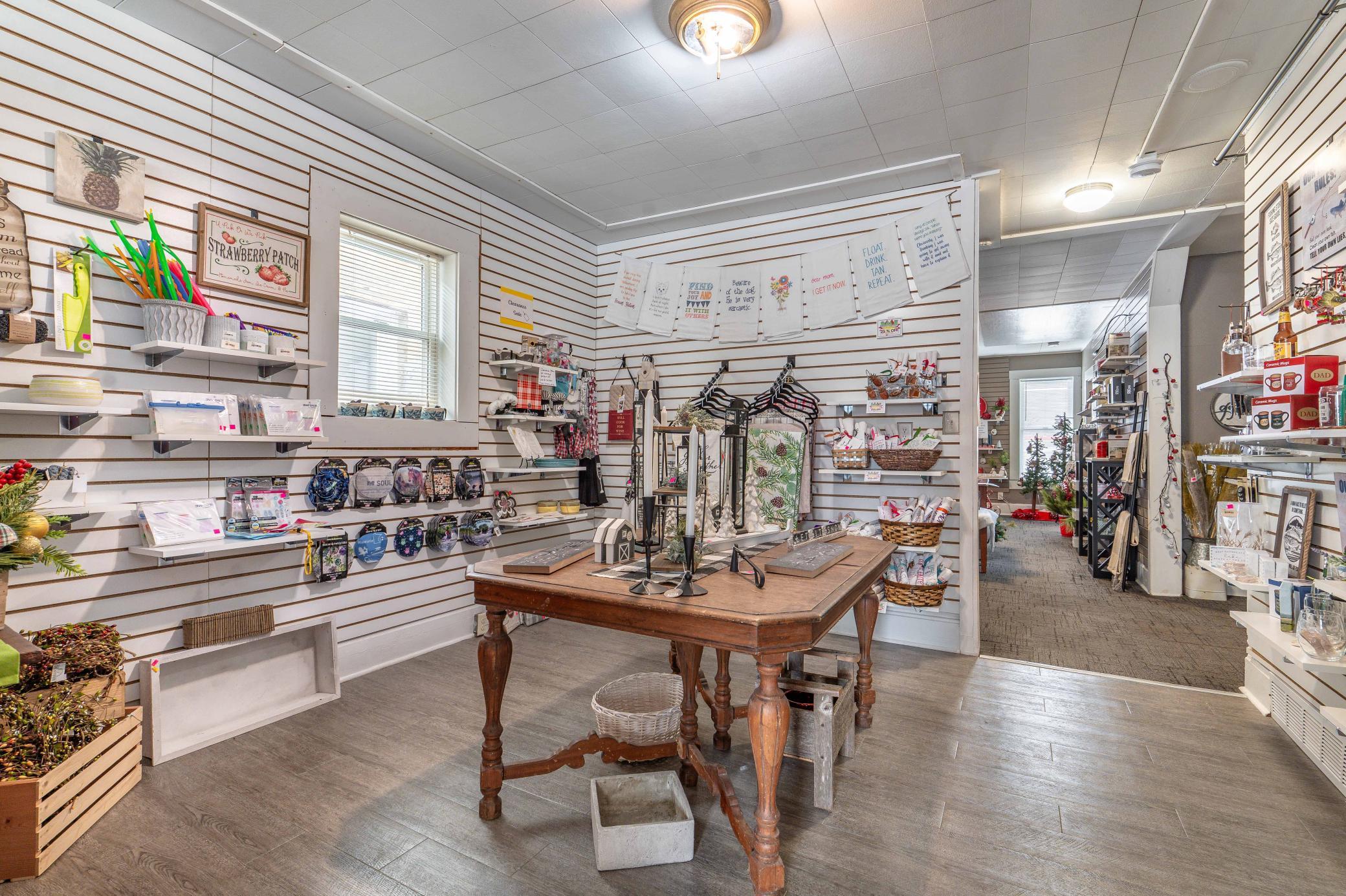 121 S Broadway PR