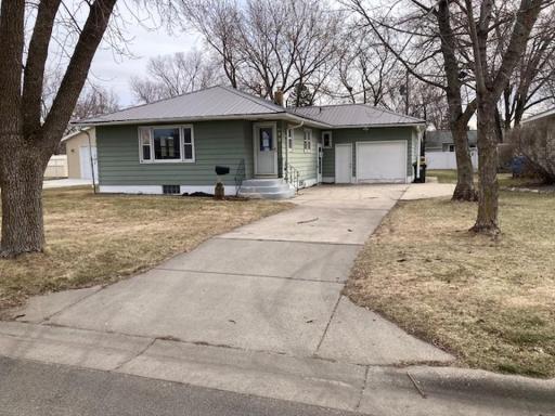 633 Stearns Avenue, Paynesville, MN 56362