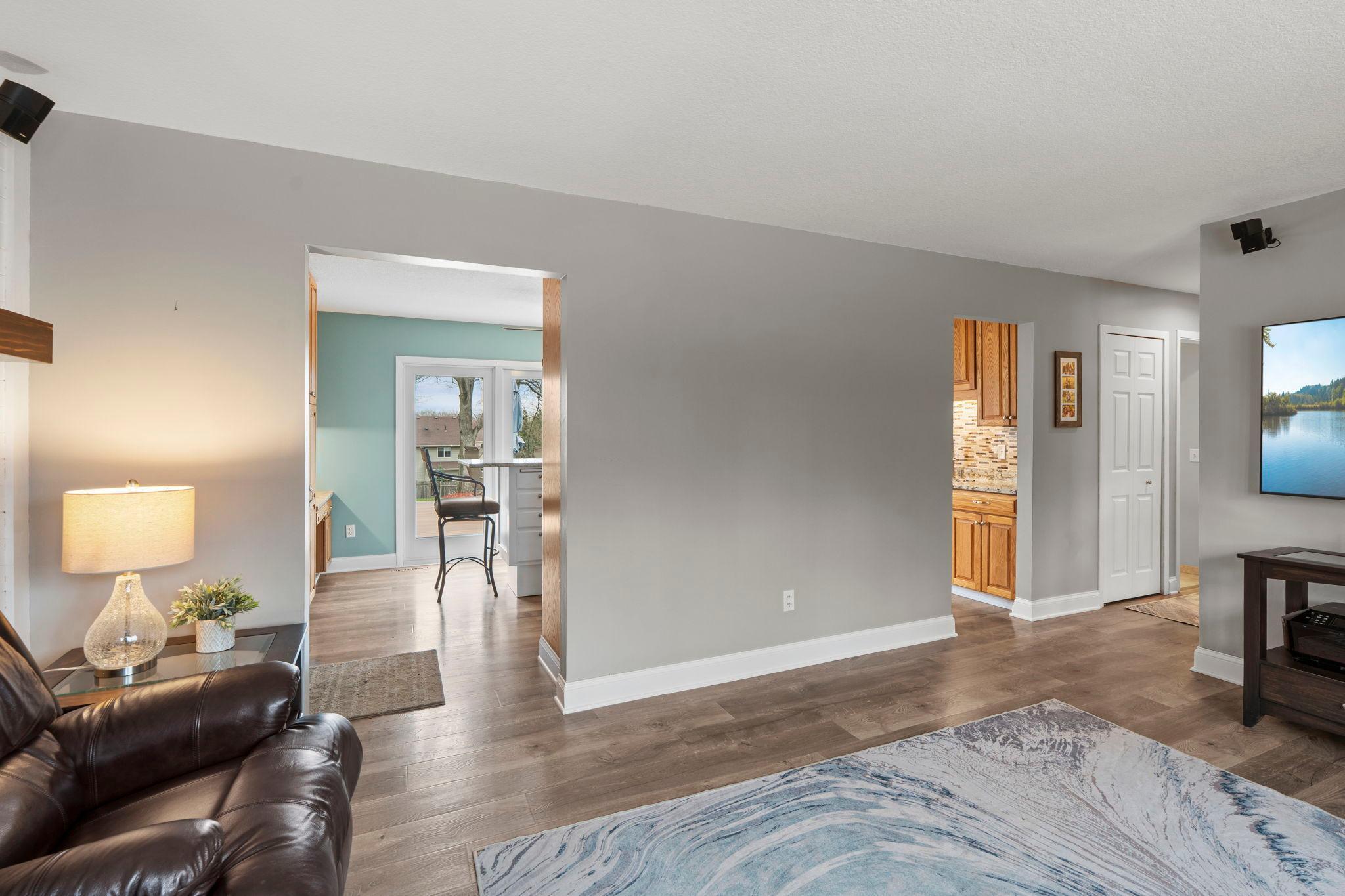 Beautifully maintained, modern white trimwork, 6 panel doors throughout.