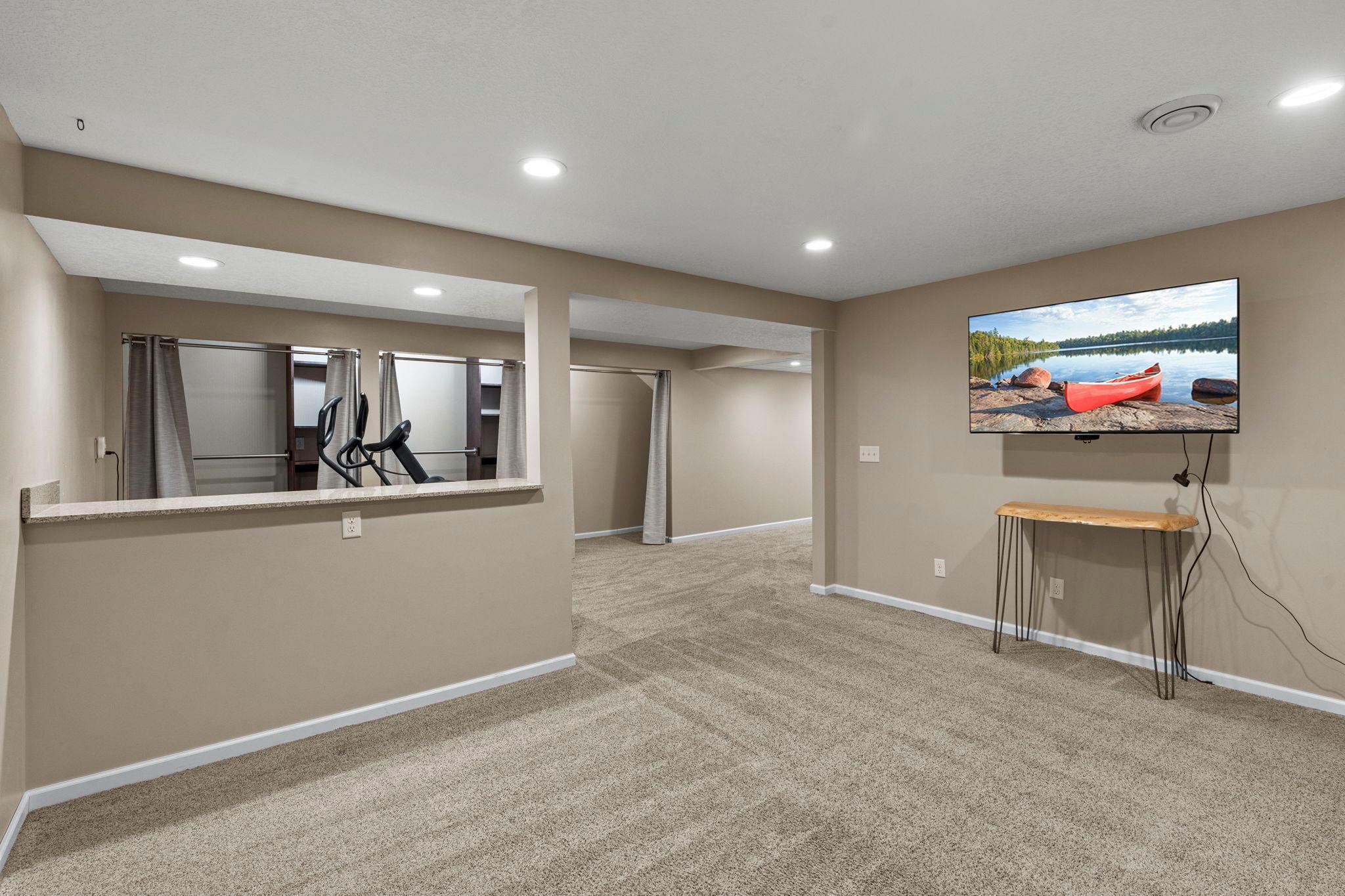 48-web-or-mls-26641 Woodcrest Dr-396.jpg