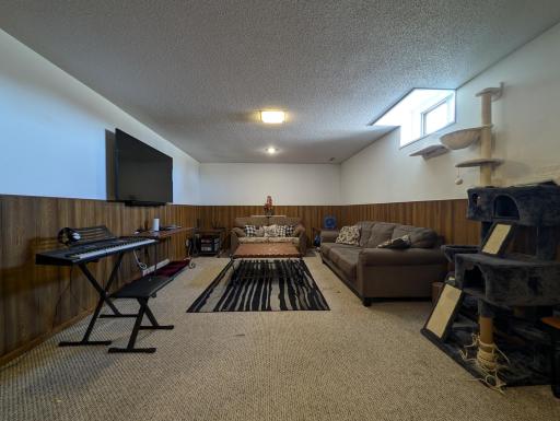 411 6th Avenue SW, Perham, MN 56573