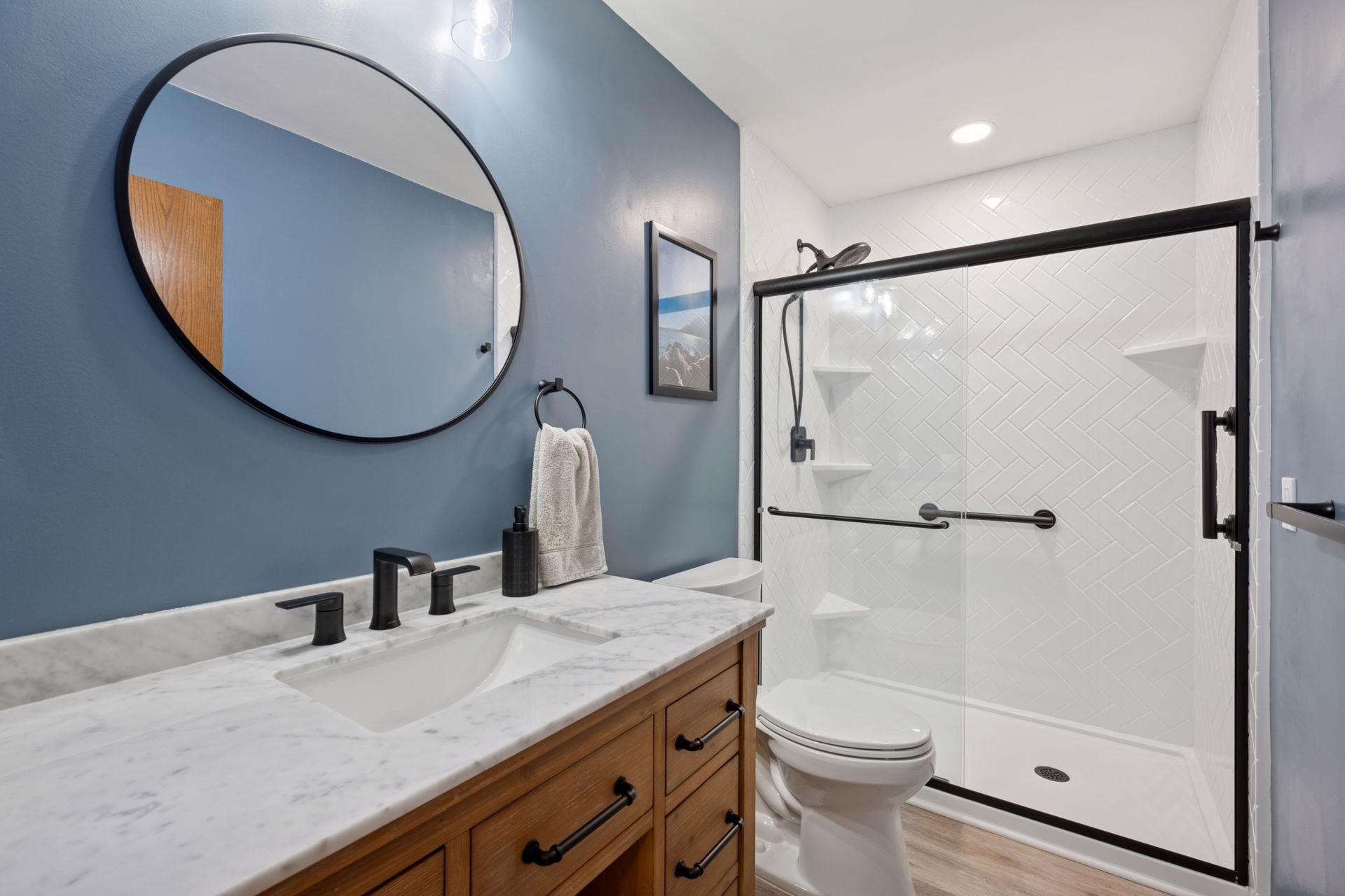 20. Downstairs bath.jpg