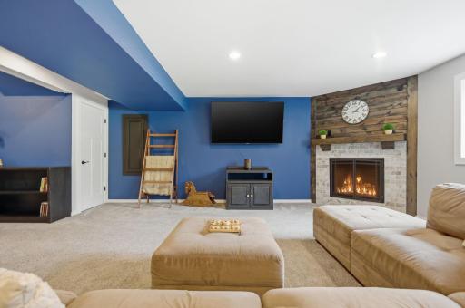 15505 Enfield Avenue N, Hugo, MN 55038