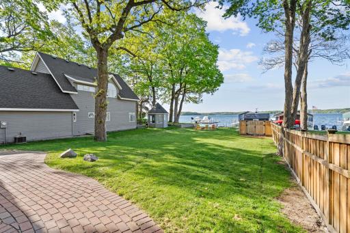 5325 Edsall Road, Mound, MN 55364