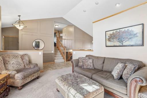 18-web-or-mls-Harbor Dr-S2204-018.jpg