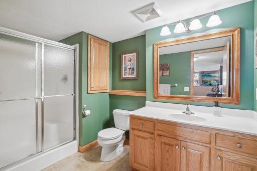 28-web-or-mls-Harbor Dr-S2204-028.jpg