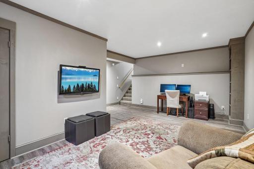 45-web-or-mls-Harbor Dr-S2204-045.jpg