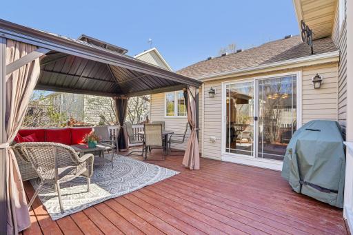 55-web-or-mls-Harbor Dr-S2204-055.jpg