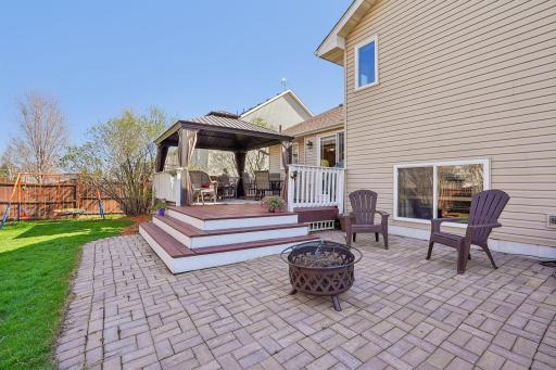 59-web-or-mls-Harbor Dr-S2204-059.jpg