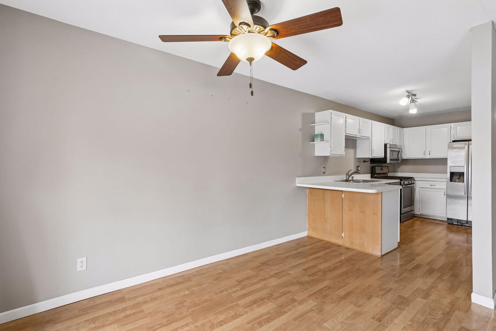 11935 71st Place North - Spacecrafting - 0012.jpg