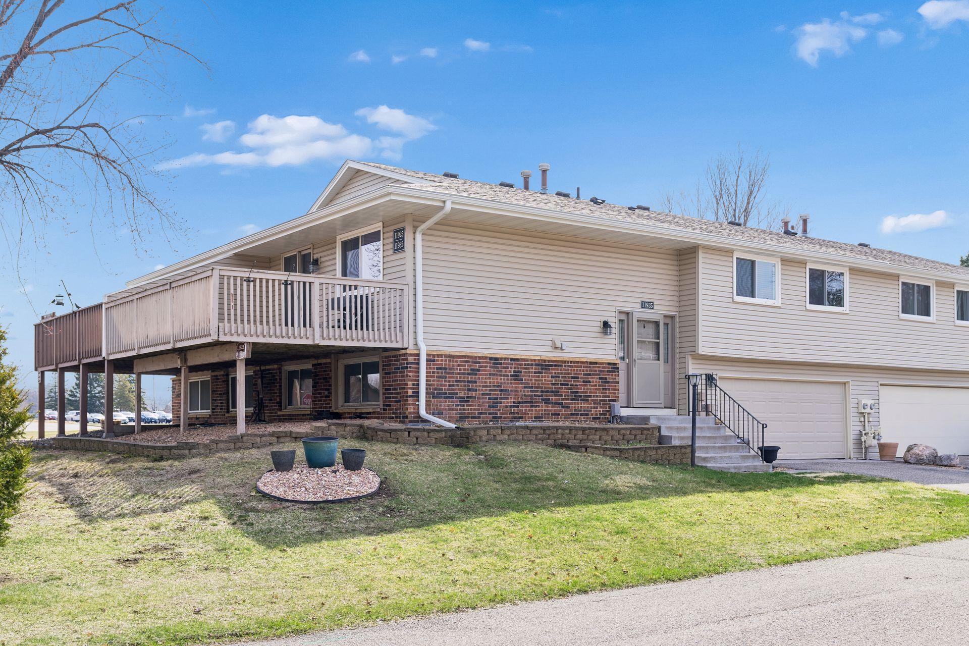 11935 71st Place North - Spacecrafting - 0001.jpg