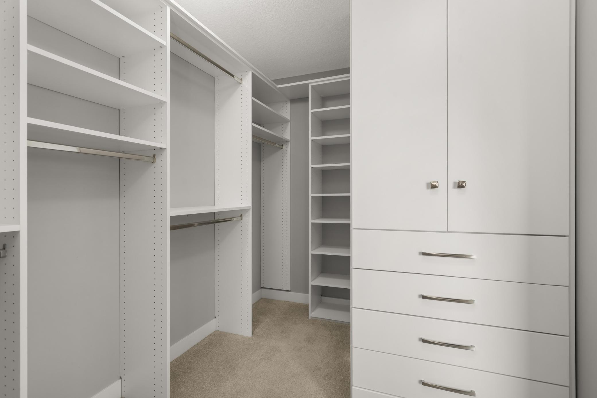 Walk in closet