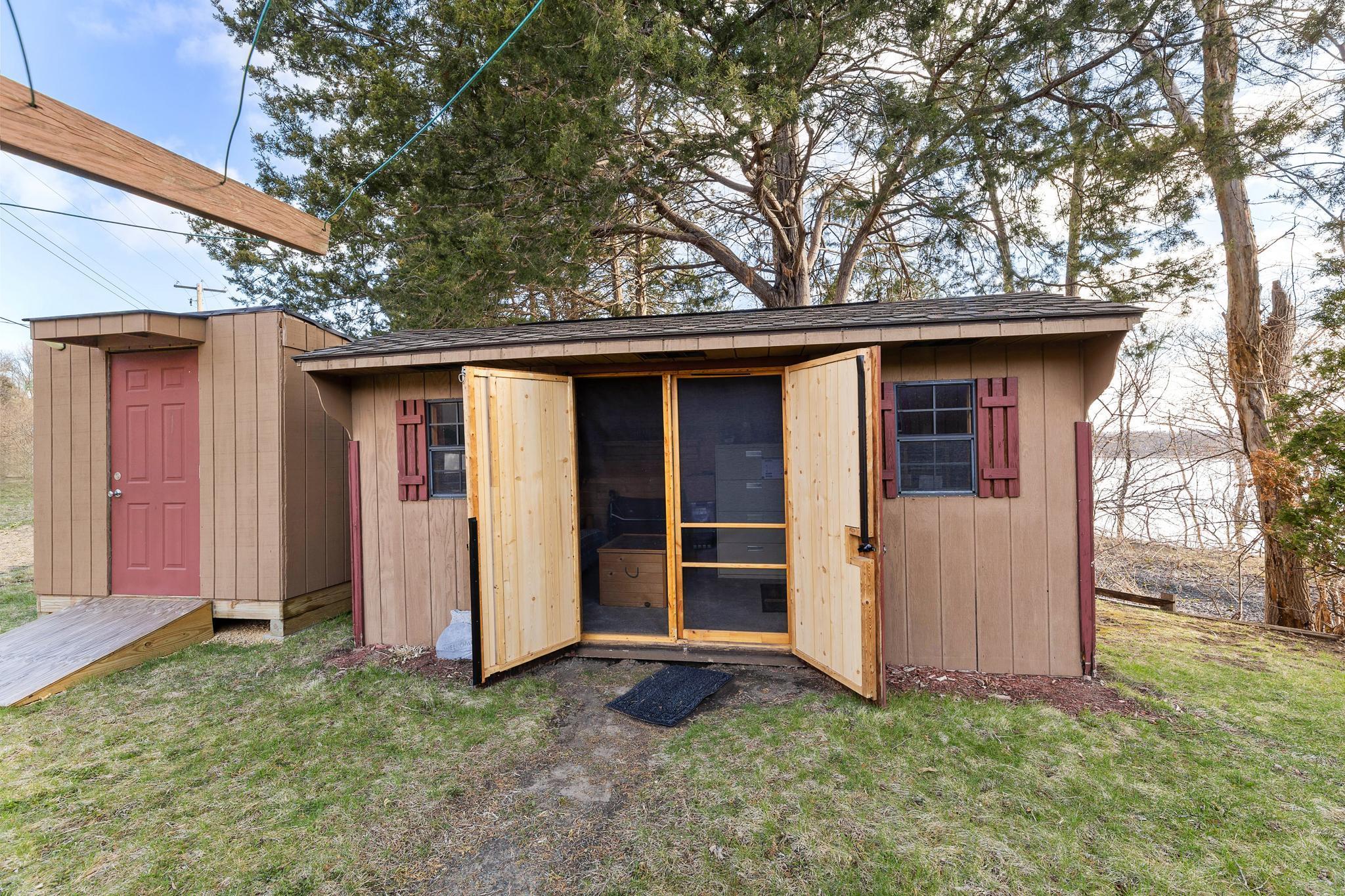 29 DETACHED OFFICE.jpg