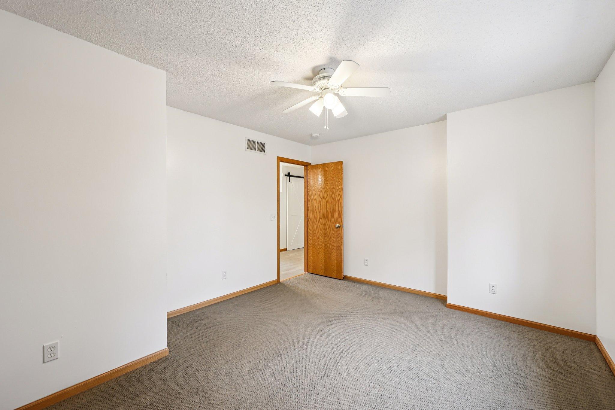 26-web-or-mls-Birch Rd-S0703-026.jpg